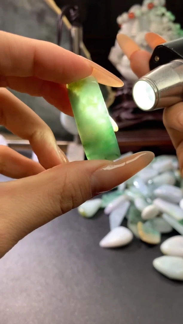 未镶嵌挂件翡翠天然缅甸翡翠A货