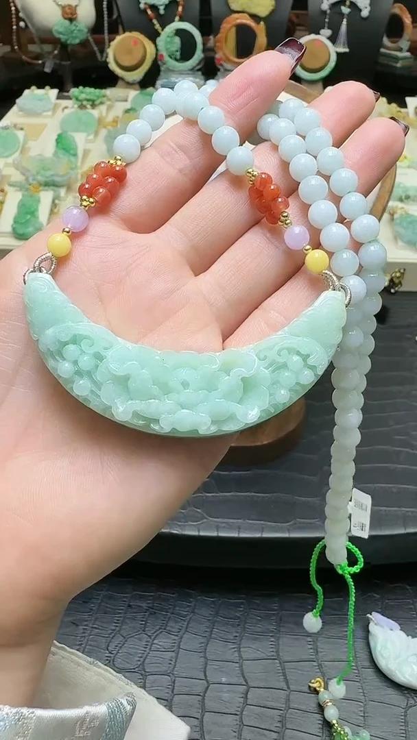 【闪购商品】翡翠颈饰未镶嵌天然翡翠花开富贵弯弯