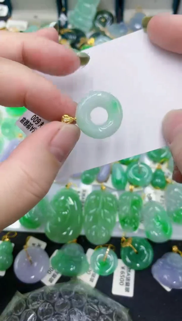 翡翠未镶嵌颈饰111111111