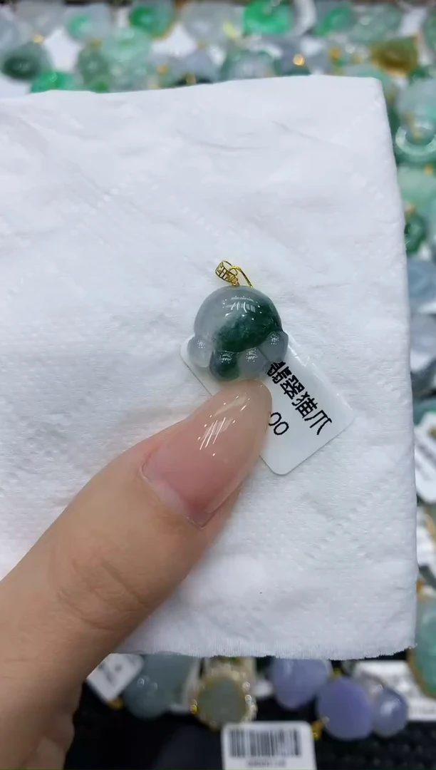颈饰18K金镶嵌翡翠111111111111