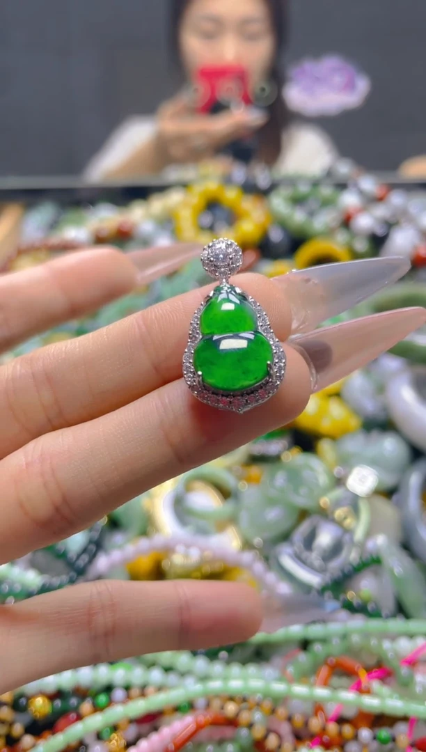 颈饰未镶嵌翡翠/T/翡翠A货，一件也是批发价