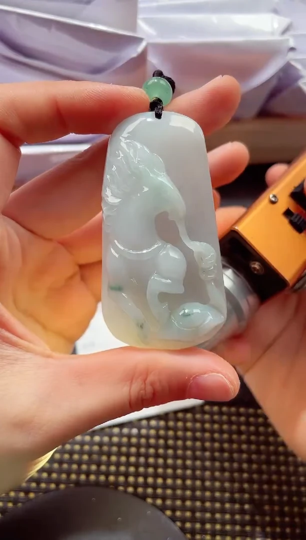 颈饰未镶嵌翡翠 000111