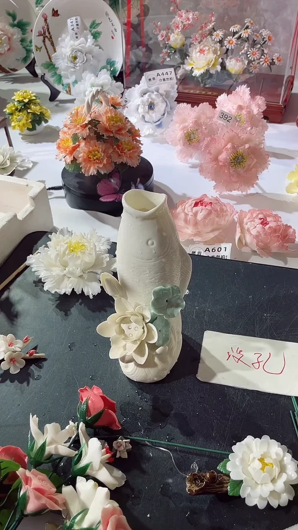 摆件陶瓷手工捏花