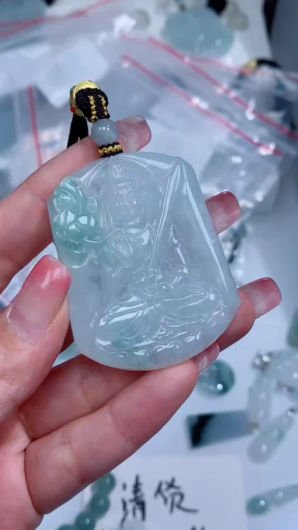 翡翠未镶嵌颈饰吊坠