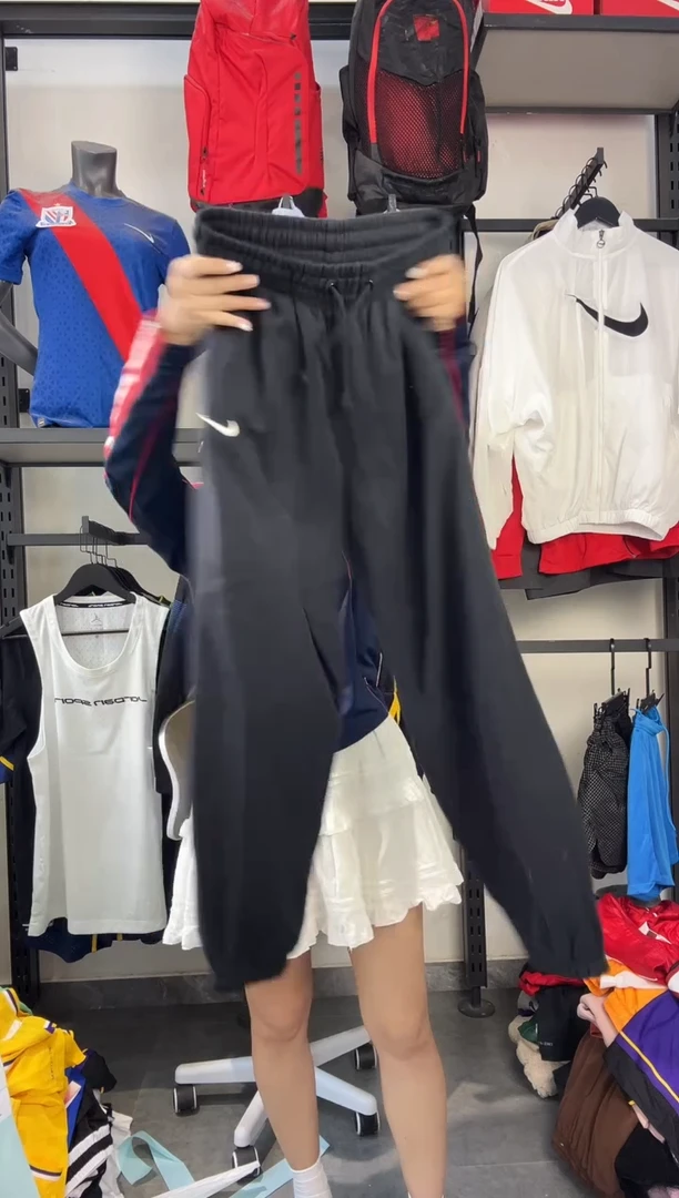 679   编码 瑕疵款直播间过款为准 尺码