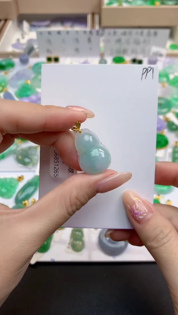 颈饰18K金镶嵌翡翠天然缅甸A货翡翠