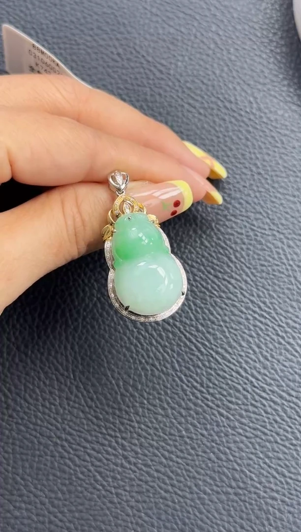 颈饰18K金镶嵌翡翠K742-3 葫芦