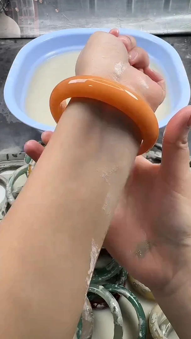 未镶嵌手镯石英质玉13 65