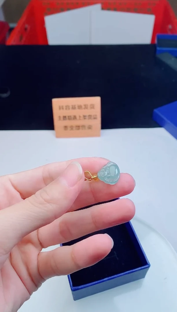 颈饰未镶嵌翡翠    ·