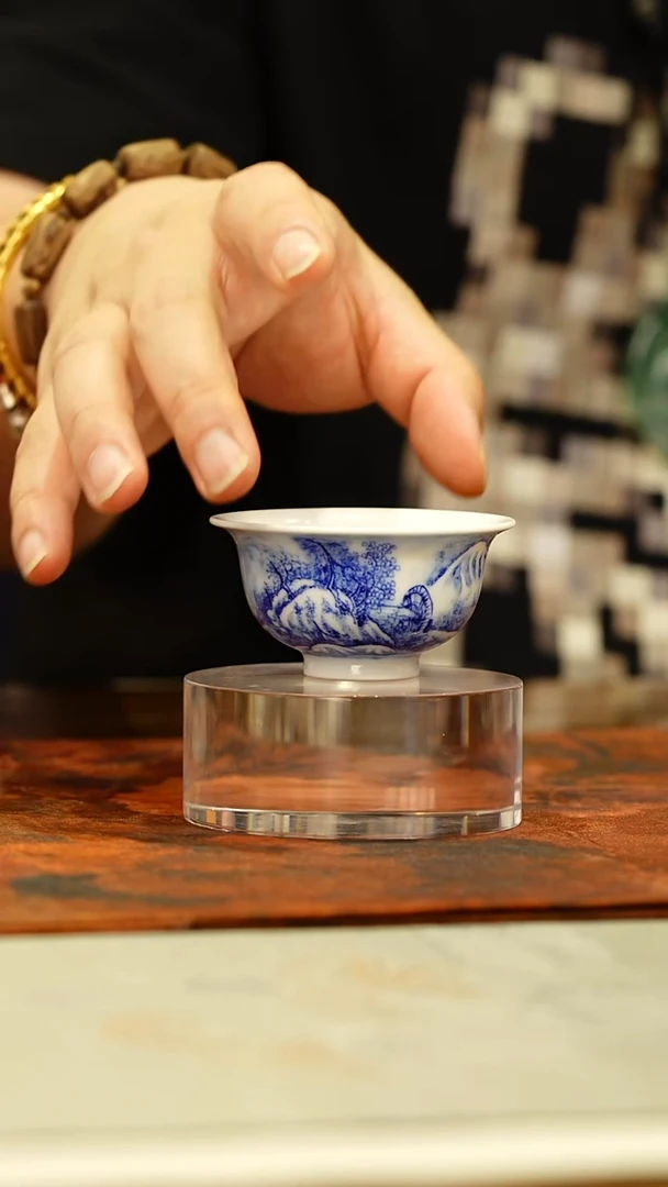 S九段烧妙手青花雪景翻口杯