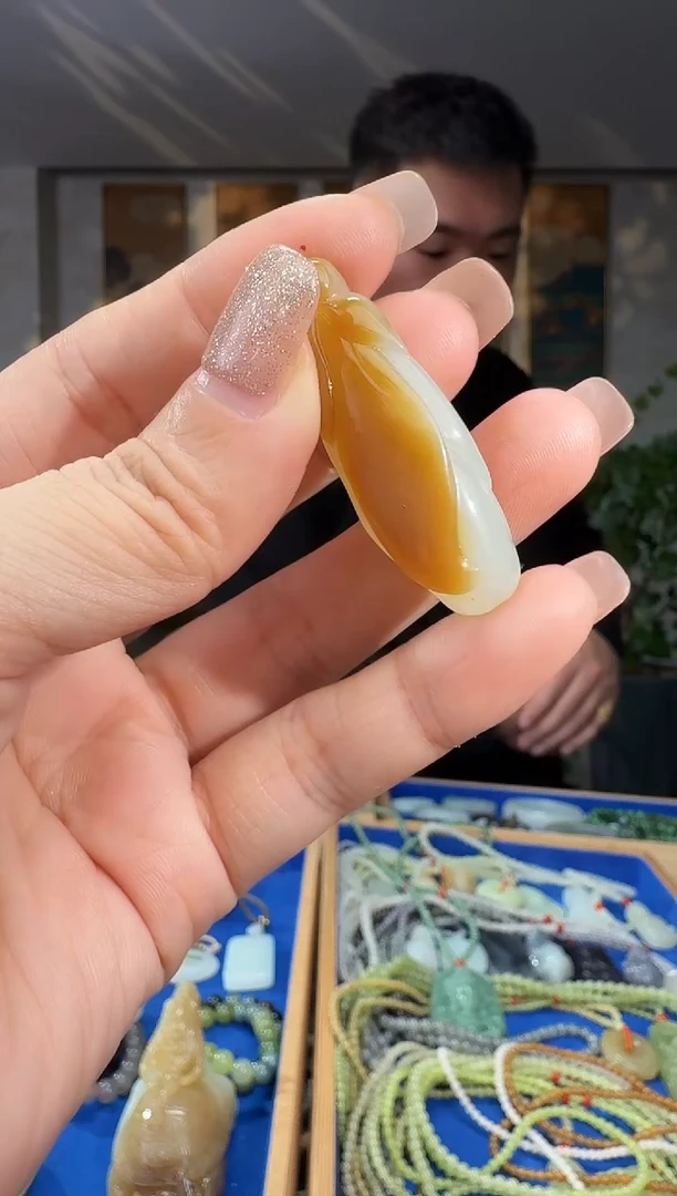 颈饰未镶嵌和田玉拍一发一