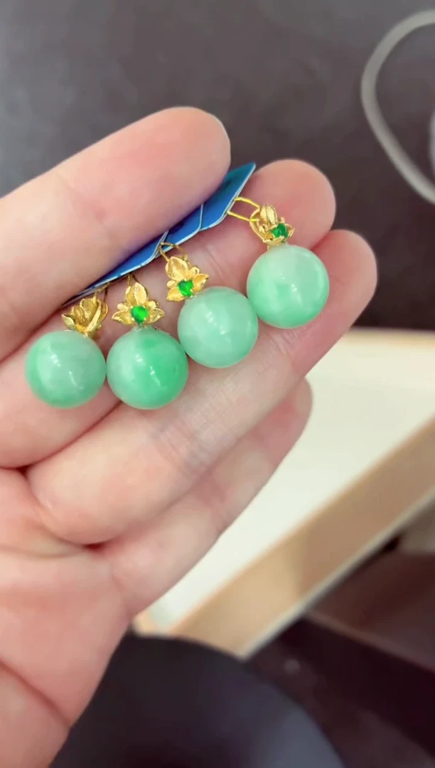 吊坠(不含链)未镶嵌翡翠多样性发货其中一件