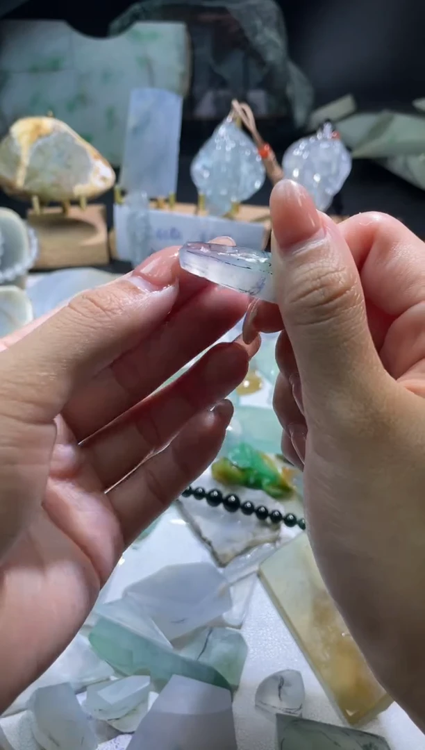 未镶嵌定制翡翠定制料子（包工叶子）