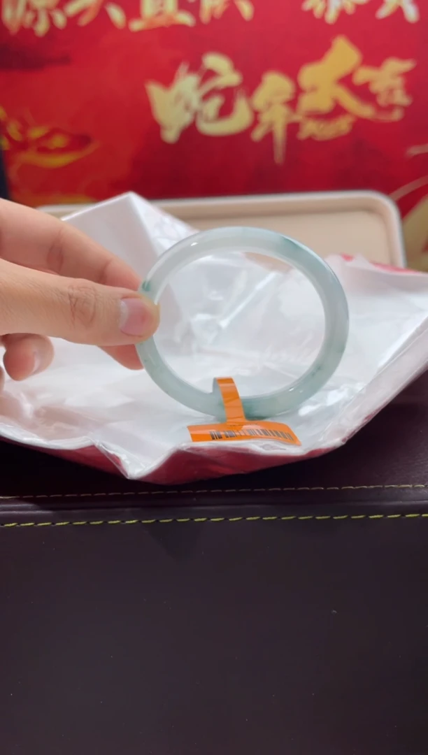 【闪购商品】翡翠手镯（贵妃镯）未镶嵌10翡翠手镯