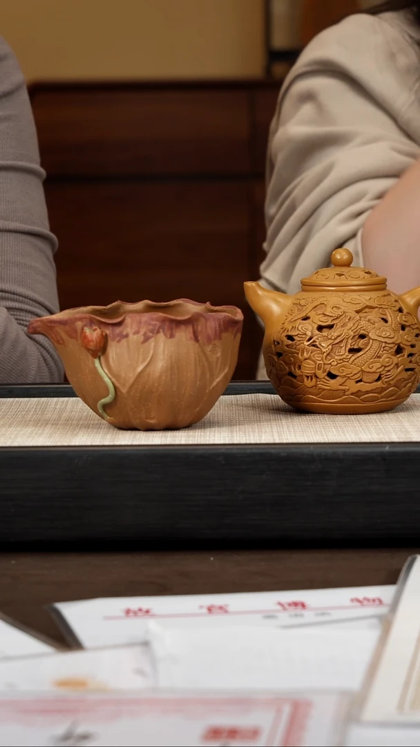 茶壶紫砂【P059】浮雕龙凤  150c   SYH