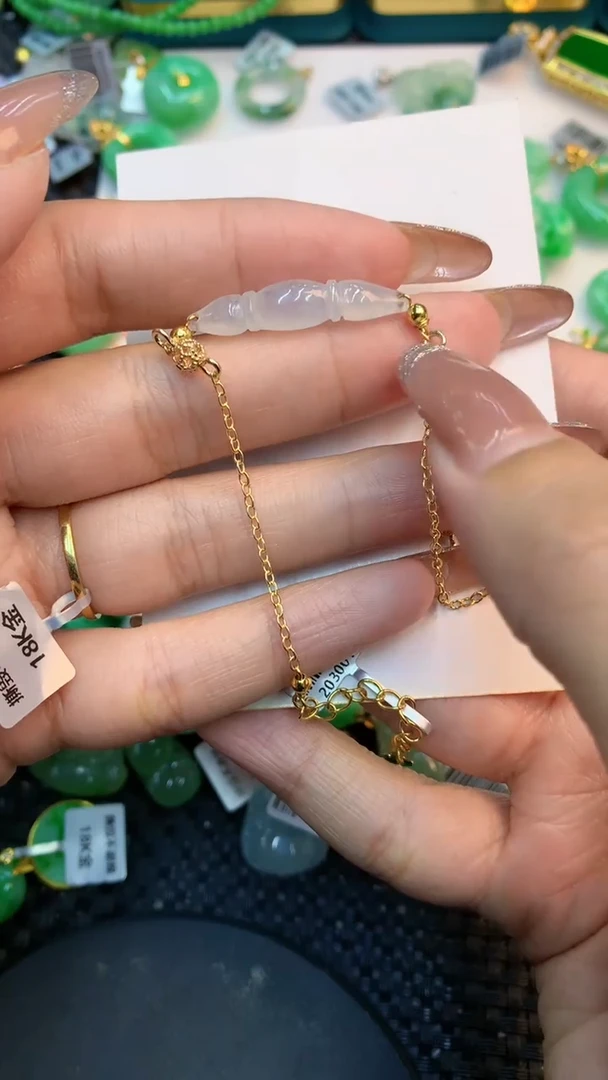 颈饰18K金镶嵌翡翠1