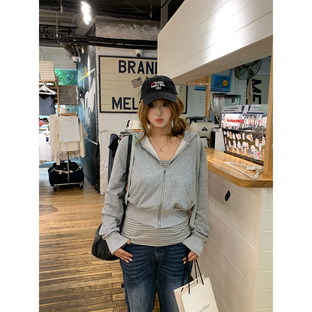 你的鱼 秋日丁达尔 微胖mm设计感卫衣外套套装 9/24 19:00 新品