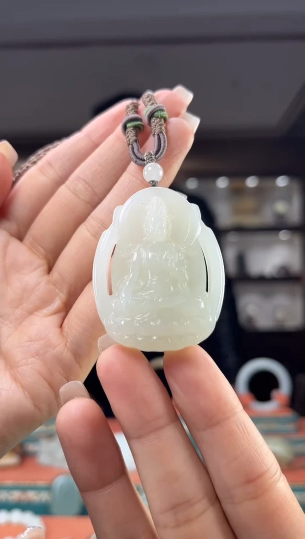 颈饰未镶嵌和田玉佩佩