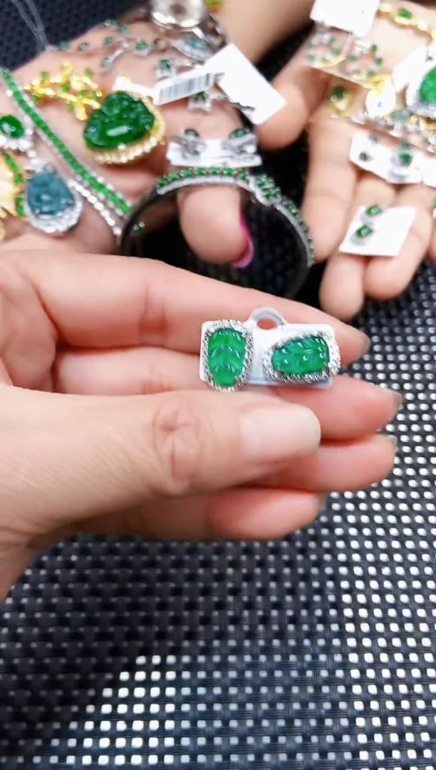 【闪购商品】翡翠耳饰未镶嵌111111111