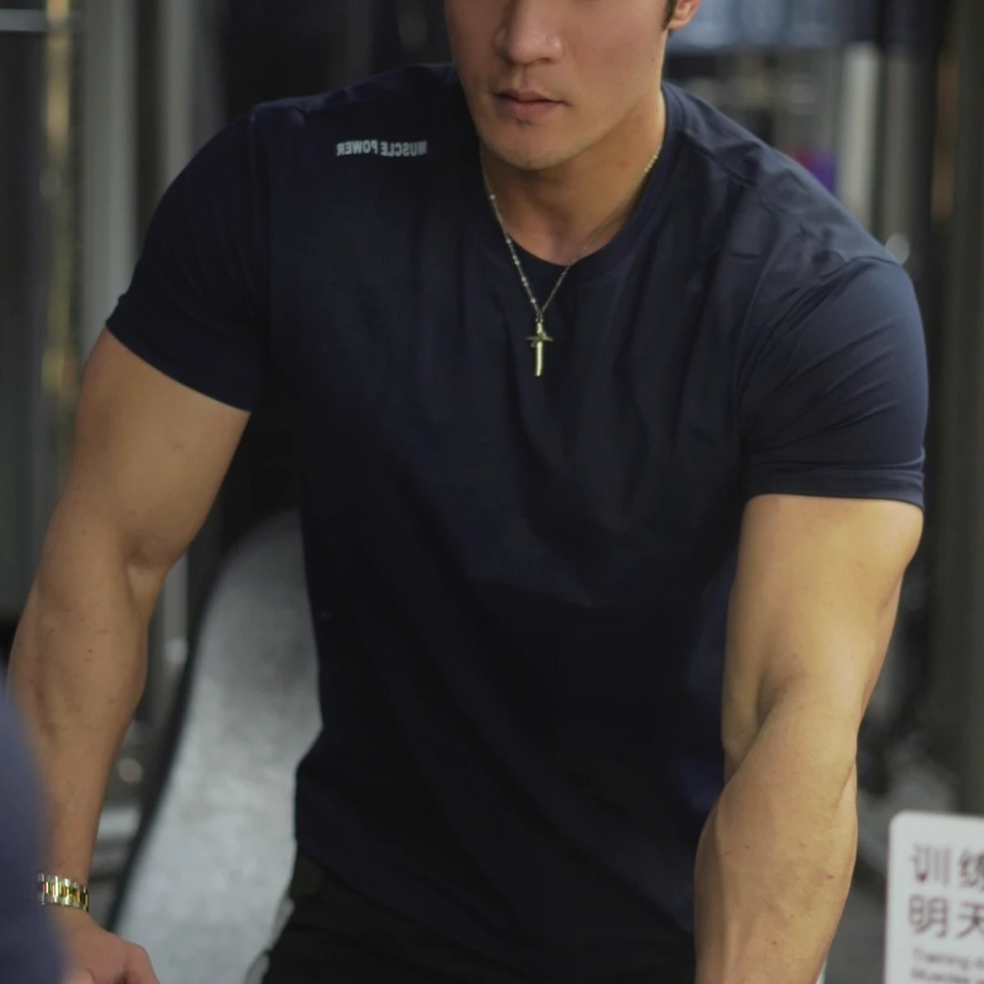 春夏男士弹力修身短袖运动T恤健身速干透气休闲插肩袖黑色训练衣