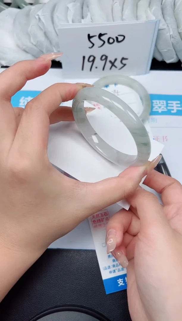 【闪购商品】石英质玉手镯未镶嵌G215-58.3