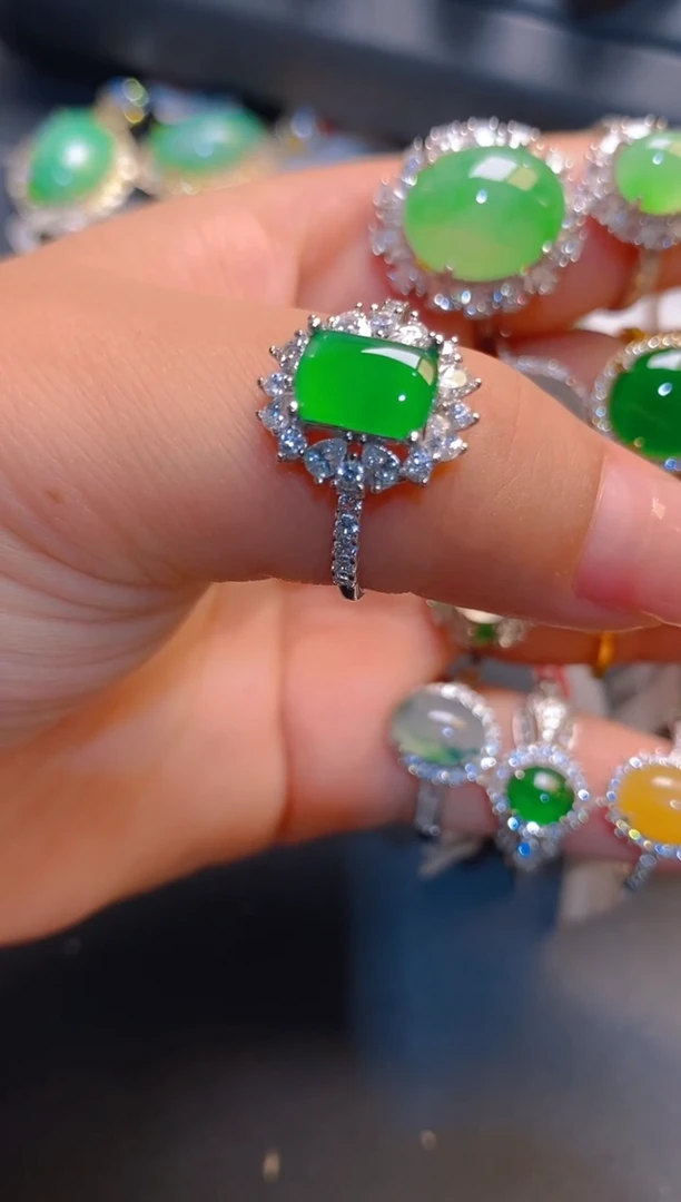 翡翠银S925镶嵌耳饰?***e天然