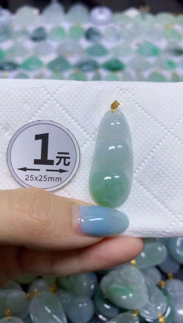 翡翠18K金镶嵌颈饰天然翡翠A货