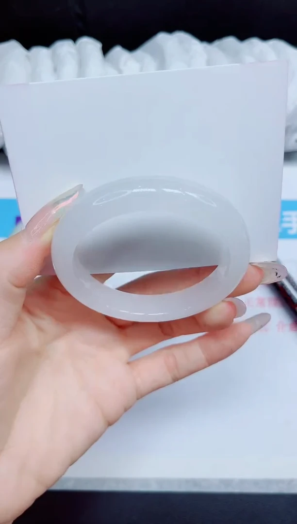 石英质玉手镯未镶嵌59.