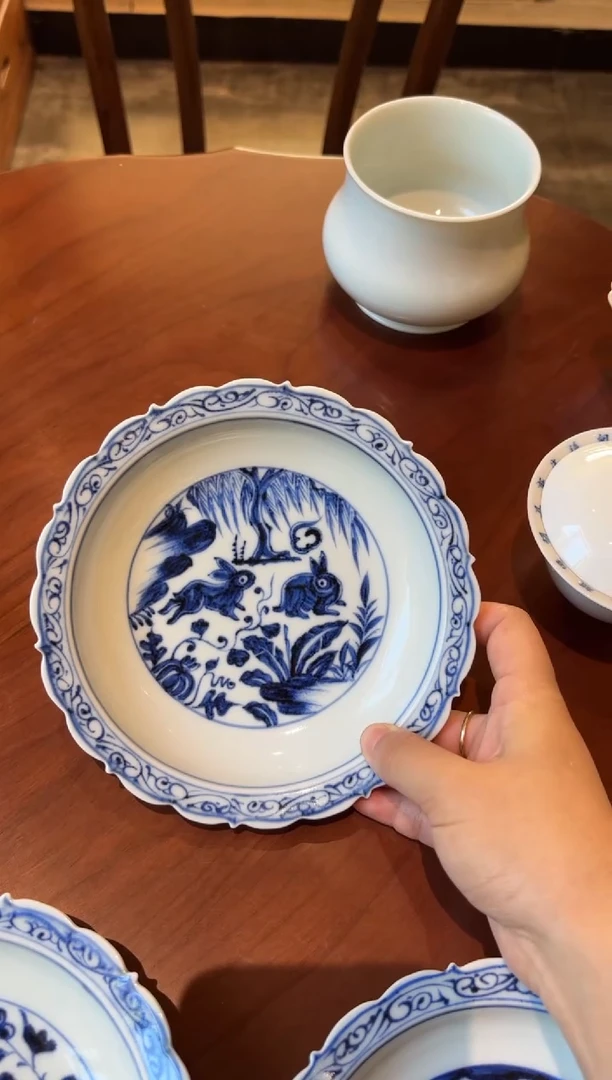 其他闪购青花兔子壶承