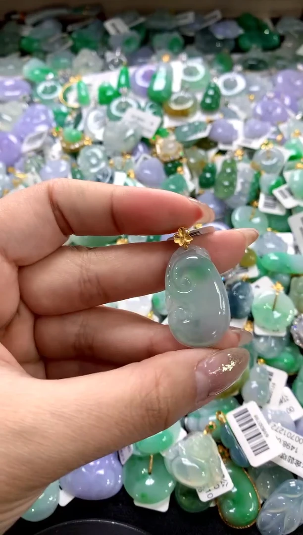 颈饰18K金镶嵌翡翠11111111