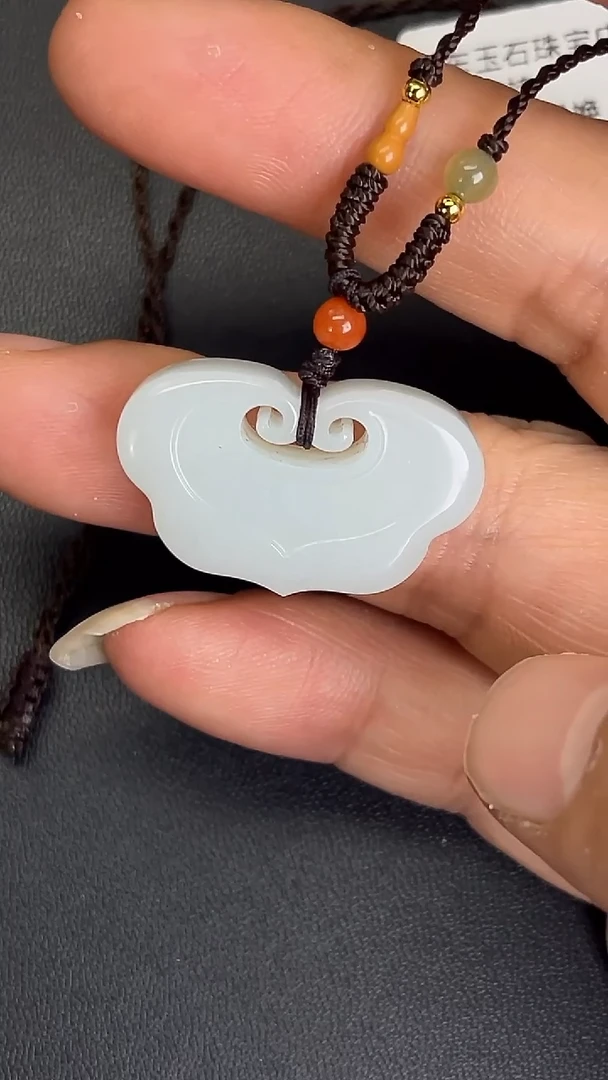 颈饰未镶嵌和田玉新疆白玉蝴蝶如意锁吊坠#709013