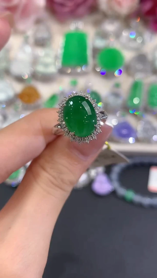 18K金镶嵌戒指翡翠q132