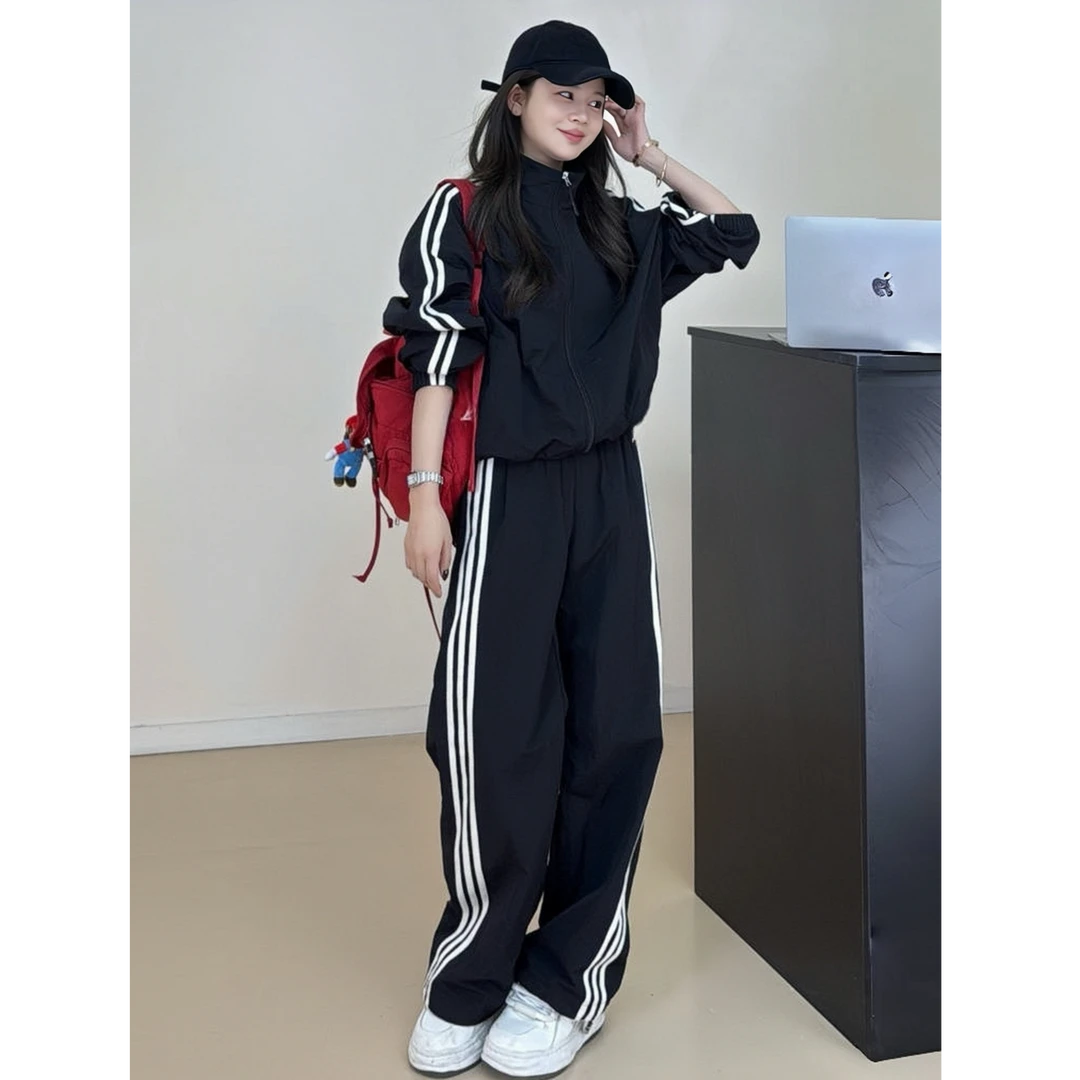 巨好看的两件套早秋小个子运动休闲条纹短款冲锋衣外套工装裤套装