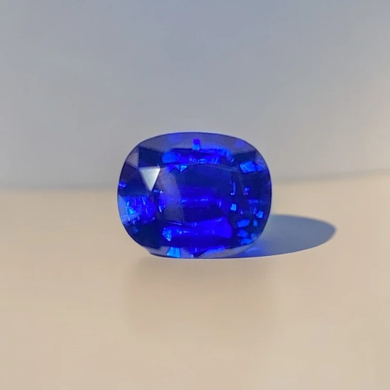 1.1克拉皇家蓝蓝宝石裸石未镶嵌
