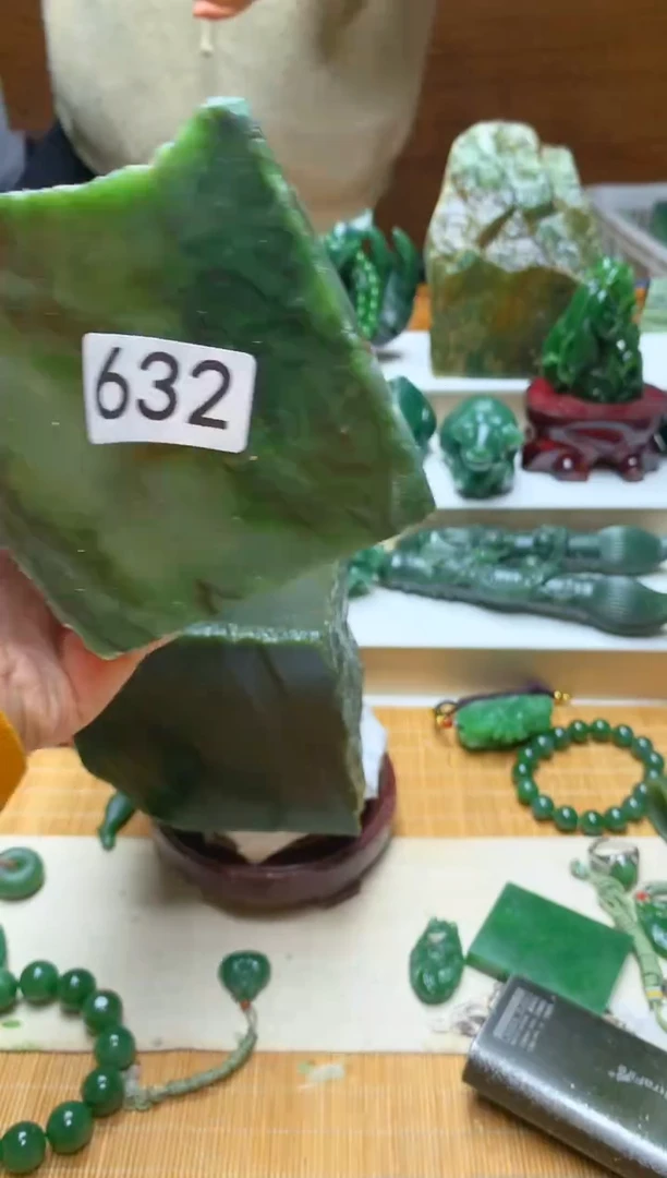 未镶嵌和田玉摆件1