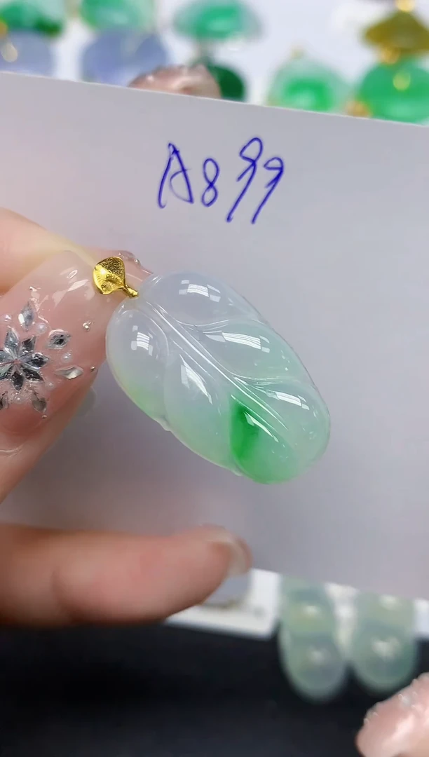 颈饰18K金镶嵌翡翠天然缅甸翡翠A货翡翠百元以上9元证书费自理