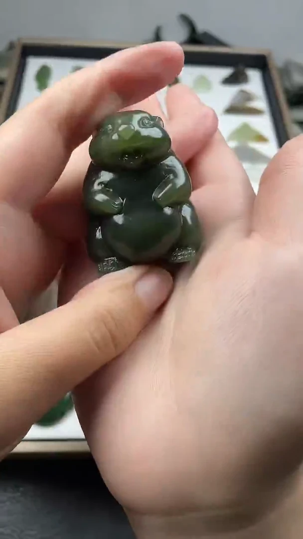 颈饰未镶嵌和田玉土拨鼠