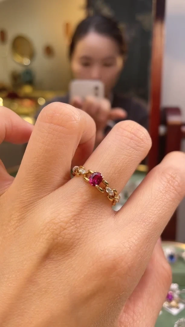 【闪购商品】红宝石戒指18K金镶嵌主石：0.56ct