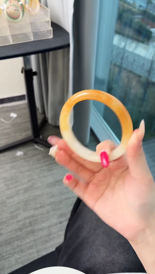 未镶嵌手镯石英质玉118.60