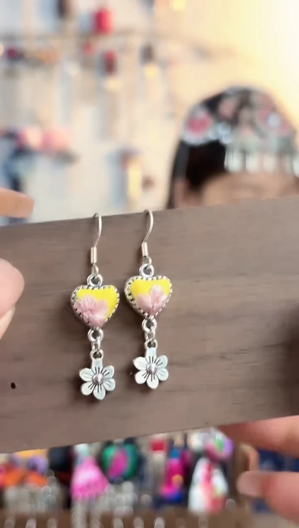 织绣彩云南阁非遗老绣饰品053