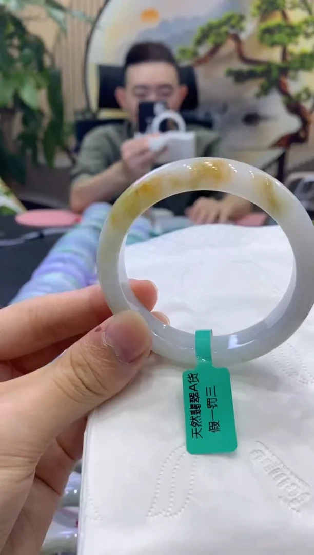 翡翠手镯未镶嵌9520