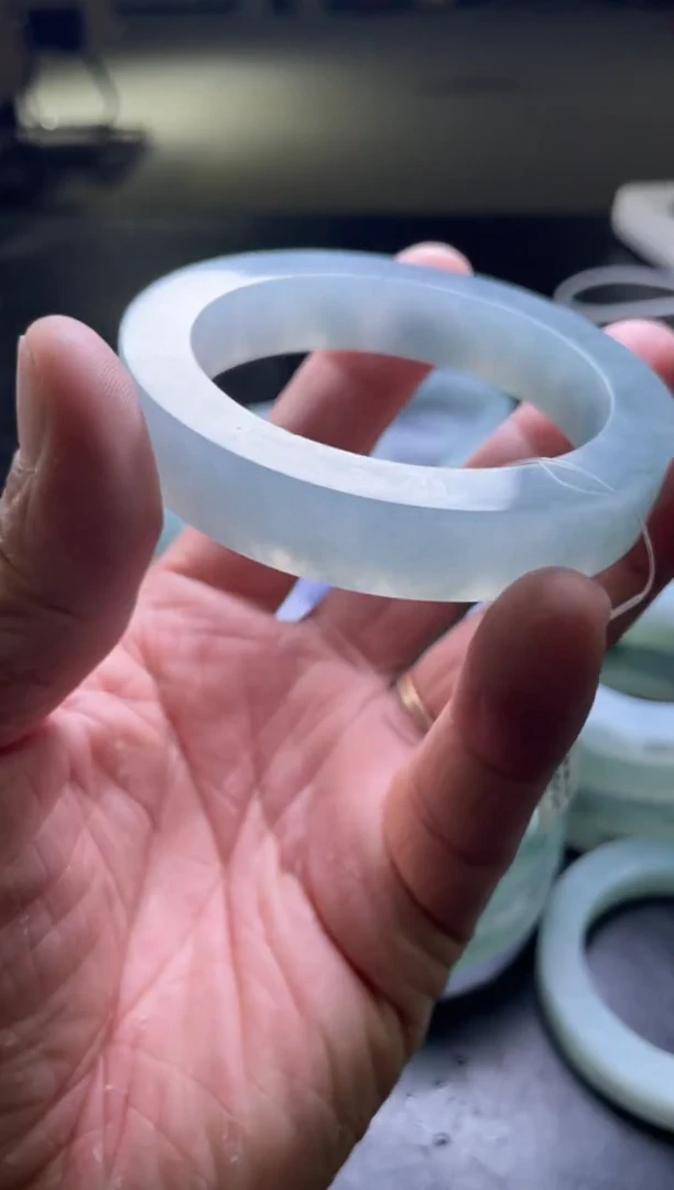 未镶嵌手镯定制翡翠三**林翡翠定制手镯