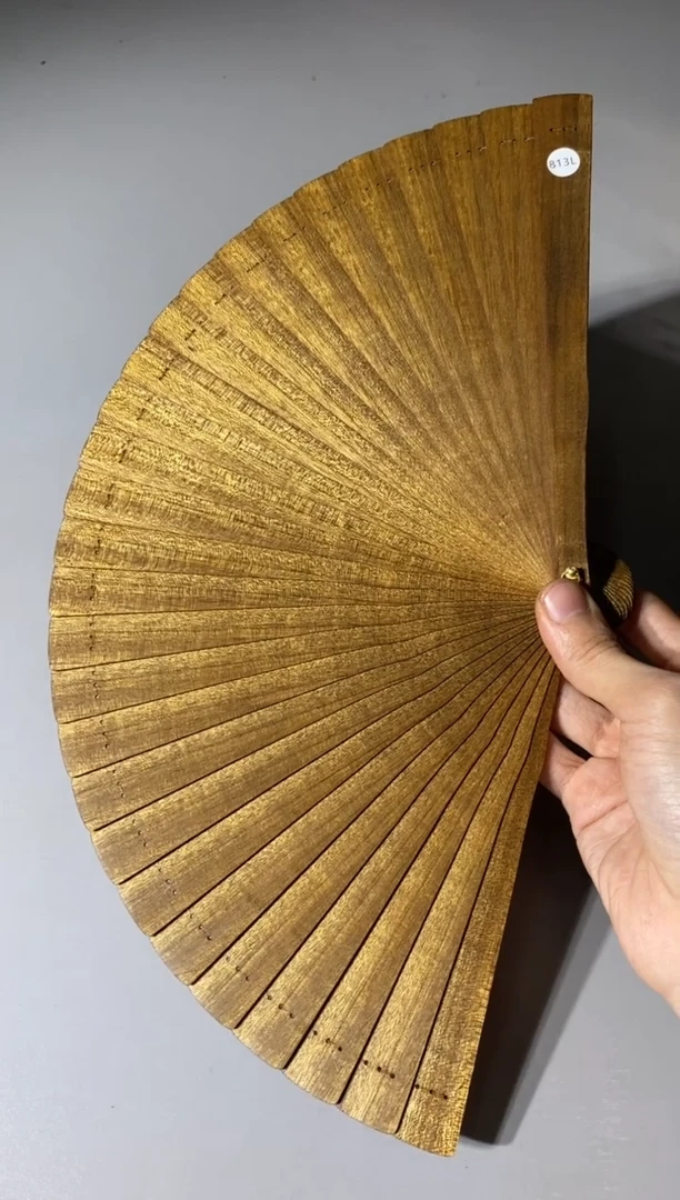 【闪购商品】金丝楠木雕813号21cm金丝楠木小叶桢楠扇子