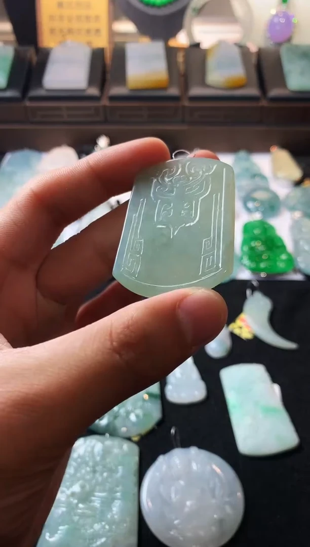 未镶嵌定制翡翠煌**河  S毛货不退不换