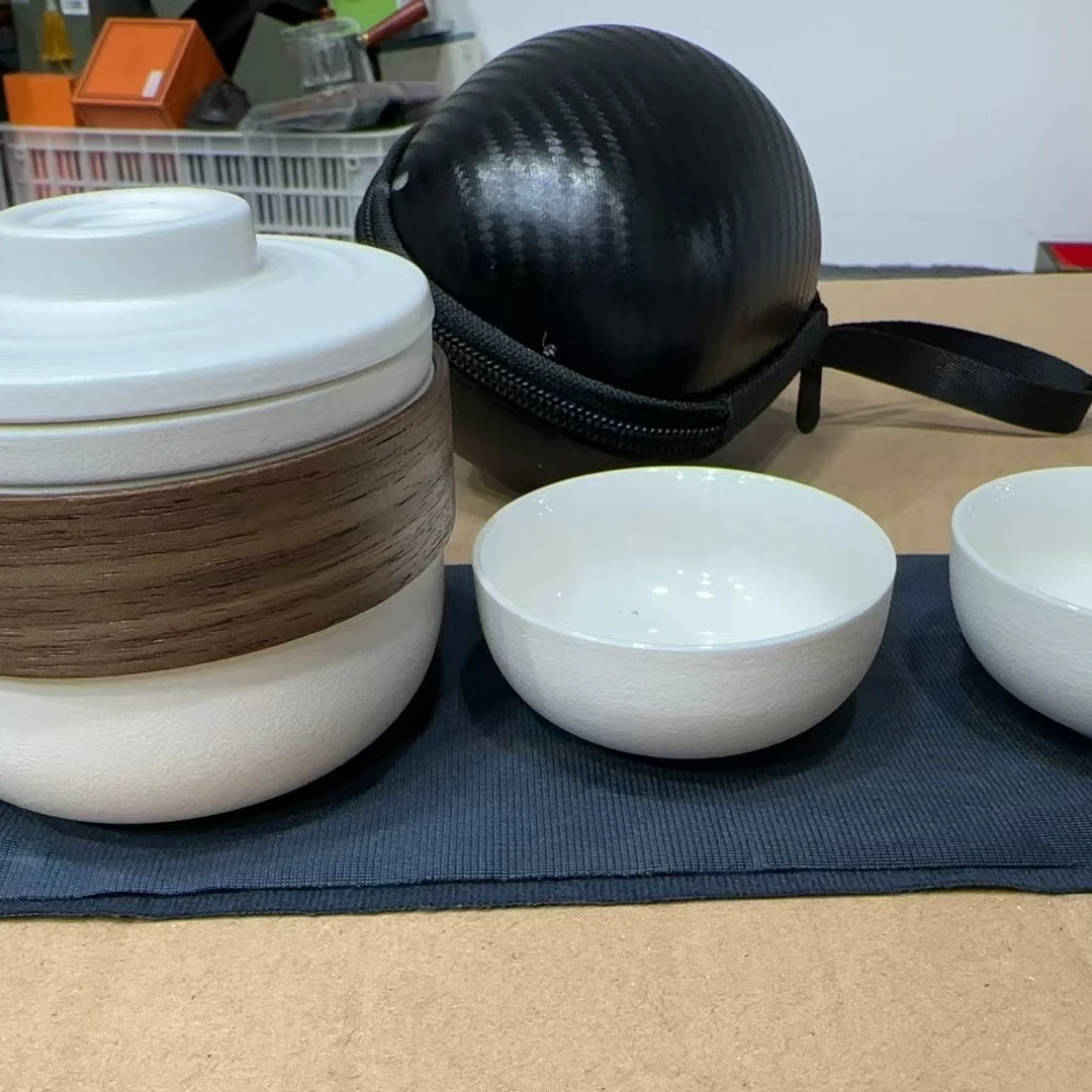 G047-白色旅行套