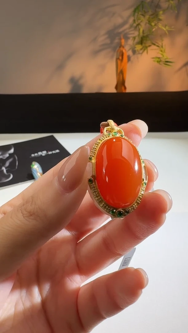 【闪购商品】南红玛瑙挂件18K金镶嵌【鑫鑫】