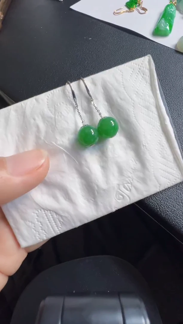 18K金镶嵌翡翠耳饰3680