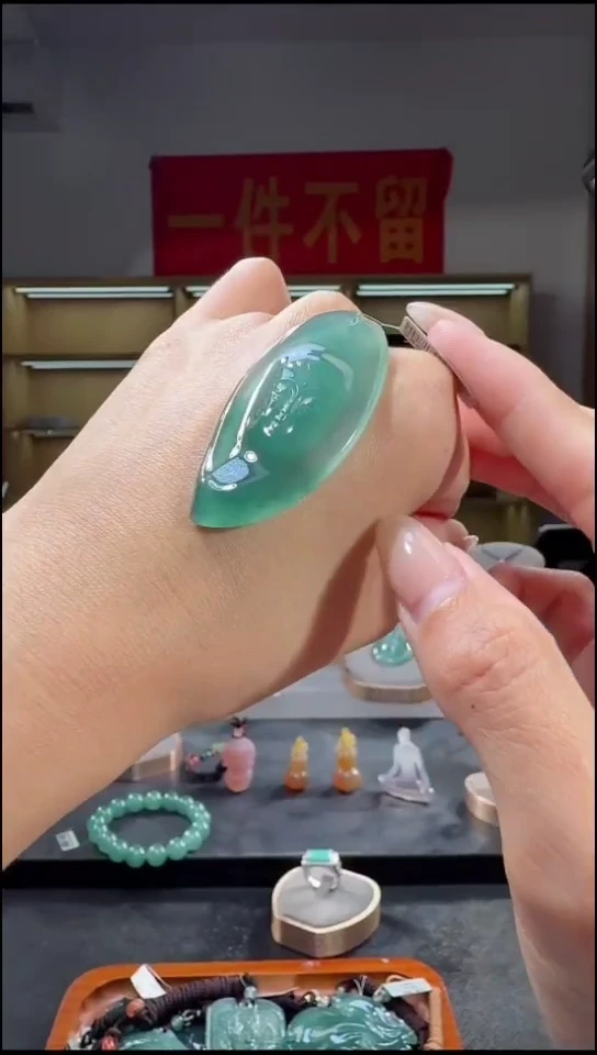 吊坠(不含链)未镶嵌翡翠法相