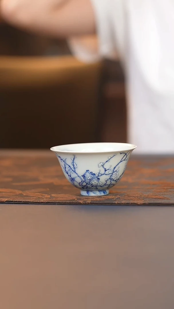 晴山素华寒梅撇口杯