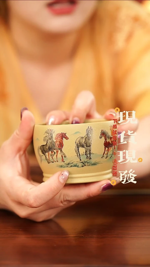 宜兴紫砂珐琅彩八骏